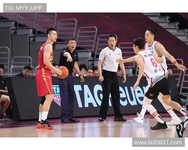 深圳篮球队进攻战术解析与深度剖析助力球队崛起之路 深圳篮球队进攻战术解析与深度剖析助力球队崛起之路