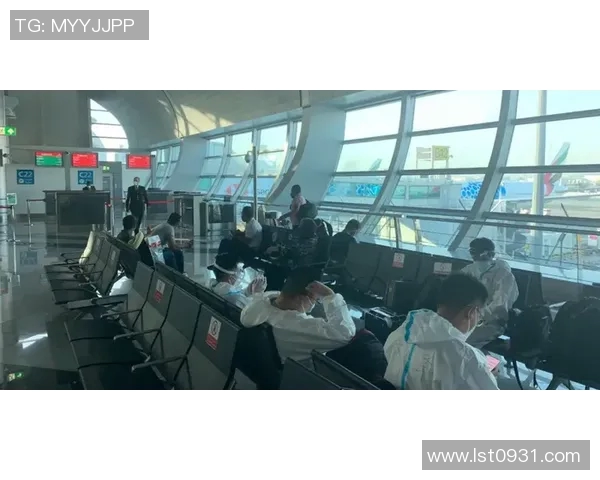 足球明星背后的故事漫画记者独家采访揭示他们的真实生活与梦想 足球明星背后的故事漫画记者独家采访揭示他们的真实生活与梦想